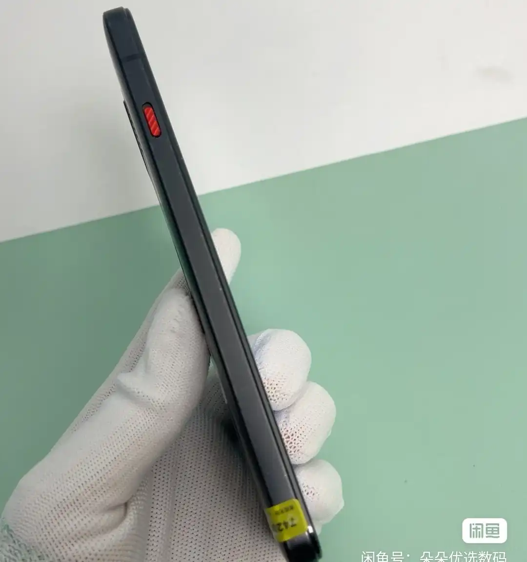Used Nubia RedMagic 7 Pro – 256GB/16GB RAM – 5G, 6.8" FHD+ 120Hz AMOLED Display - Image 4