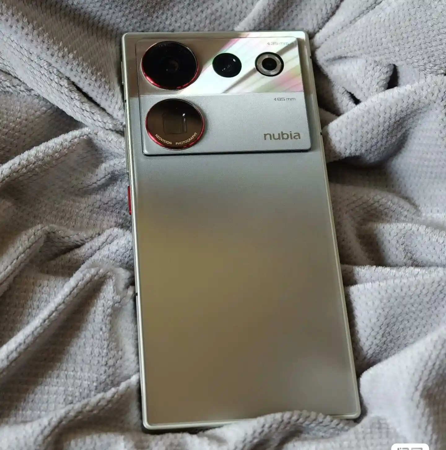 Used ZTE Nubia Z50 Ultra – 256GB/12GB RAM – 5G, 6.8" 120Hz AMOLED Full-Screen Display