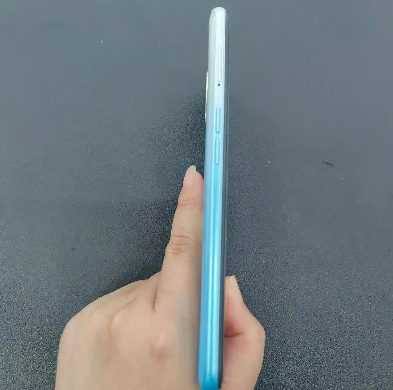 OPPO A52, Used – 128GB/8GB RAM – 4G LTE, 6.5" FHD+ LCD Display - Image 5