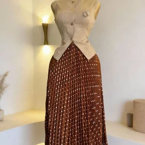 Sleeveless Vest & Pleated Skirt Set – Women's Elegant High-Waisted Maxi Skirt Two-Piece Outfit with Brooch (Summer 2026)